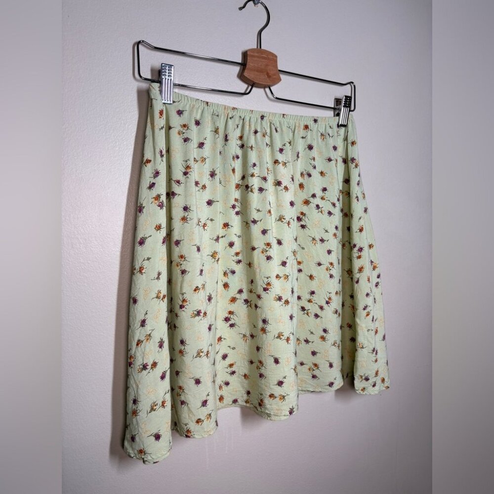 Vintage Basics Made in the USA Floral Mini Skirt - Picture 2 of 5